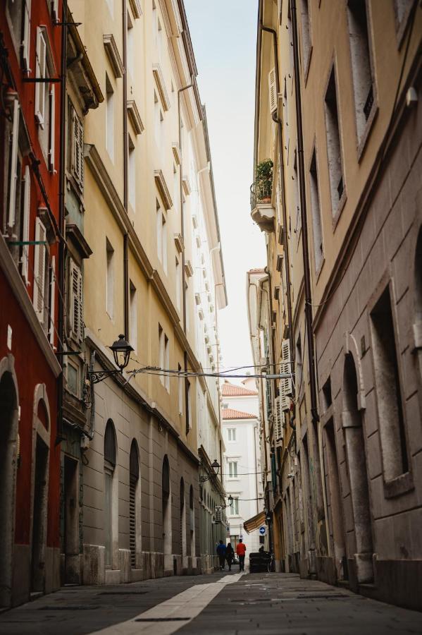 Ferienwohnung Monolocale Marino In Centro Storico Triest Exterior foto