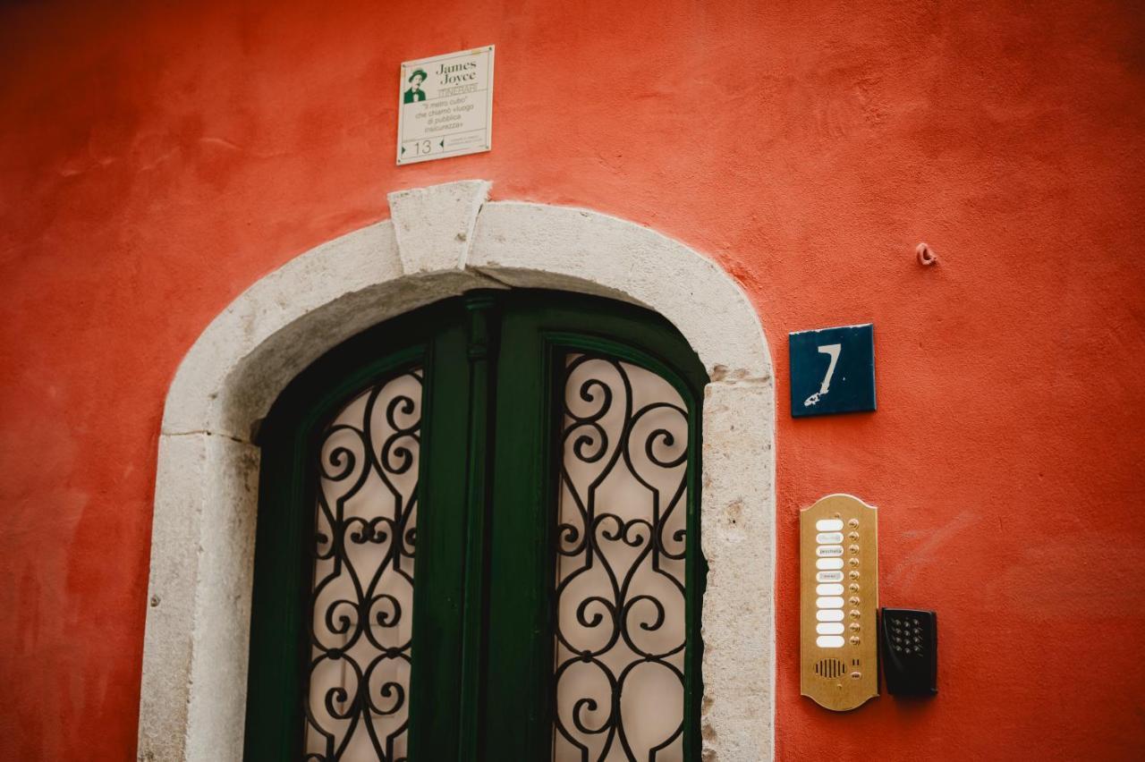 Ferienwohnung Monolocale Marino In Centro Storico Triest Exterior foto